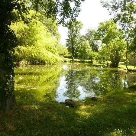 Charmante Avec Jardin Au Château De Vesset - Fr-1-489-64 Séjour à la campagne Tréteau