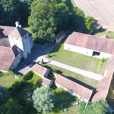 Séjour à la campagne Charmante Avec Jardin Au Château De Vesset - Fr-1-489-64 *