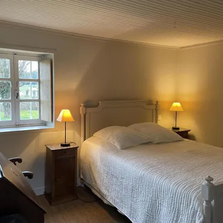 Charmante Avec Jardin Au Château De Vesset - Fr-1-489-64 Séjour à la campagne *